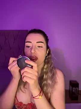 -IrisDiamond- online show from April 4, 2026, 5:52 pm