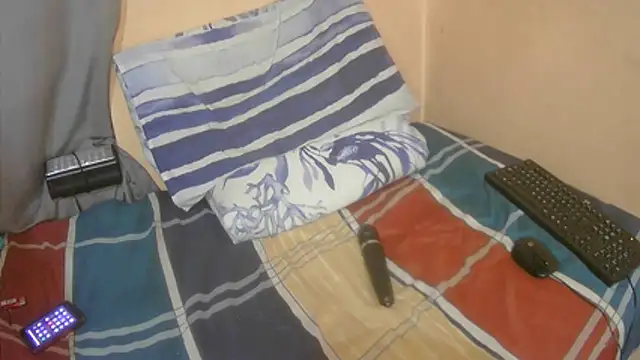 Snapshot of XhosaBoobs4U chatting on November 18, 2025, 5:38 pm XhosaBoobs4U online show from November 18, 2025, 5:38 pm