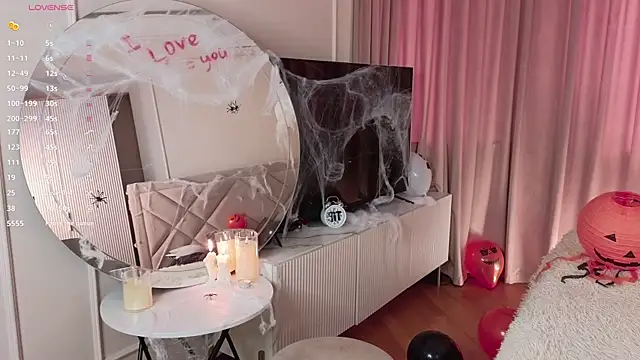 NormaCusson online show from October 30, 2025, 8:23 am