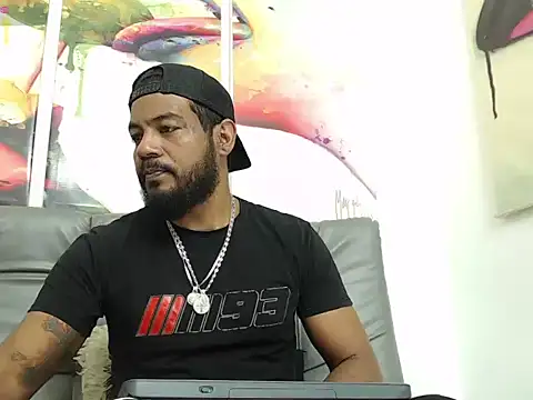 Snapshot of BladeFoxxx1 chatting on November 15, 2025, 2:32 pm BladeFoxxx1 online show from November 15, 2025, 2:32 pm