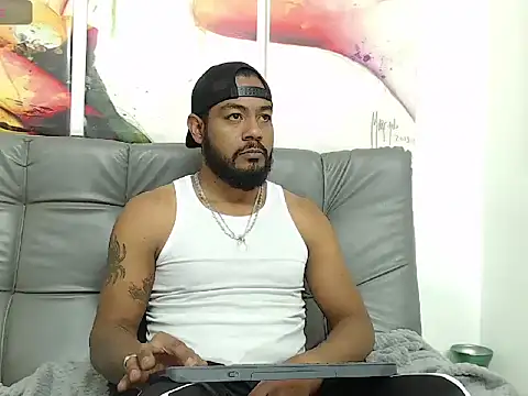 Snapshot of BladeFoxxx1 chatting on November 8, 2025, 1:31 am BladeFoxxx1 online show from November 8, 2025, 1:31 am