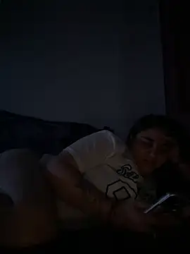 Snapshot of Veramaia chatting on April 4, 2026, 10:16 pm Veramaia online show from April 4, 2026, 10:16 pm