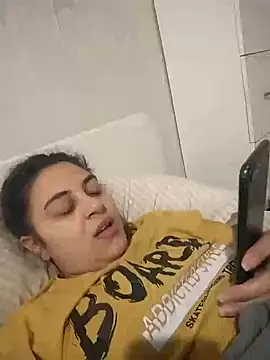 Snapshot of Veramaia chatting on March 14, 2025, 1:57 pm Veramaia online show from March 14, 2025, 1:57 pm