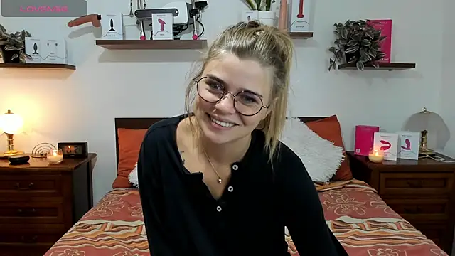HaleyReedme online show from October 6, 2025, 7:20 am
