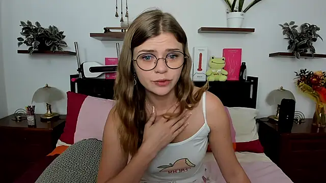 HaleyReedme online show from June 6, 2026, 7:13 am