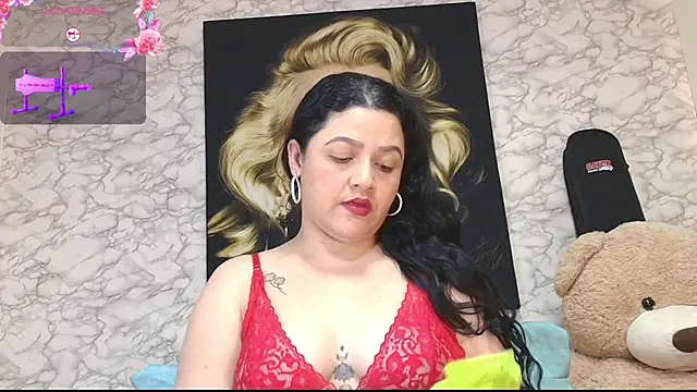 nataliaesmith 24 online show from April 25, 2026, 7:33 pm