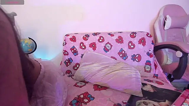 kitty-kryss online show from June 18, 2026, 12:54 pm