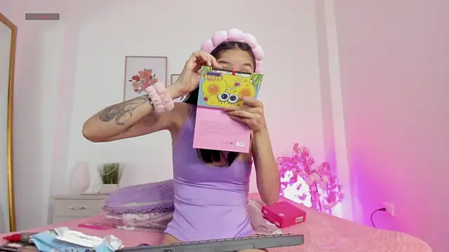 Snapshot of alana_111 chatting on November 28, 2025, 3:28 am alana 111 online show from November 28, 2025, 3:28 am