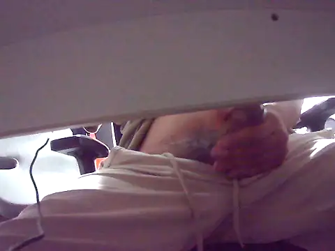 Snapshot of desingxxx chatting on April 29, 2026, 10:16 pm desingxxx online show from April 29, 2026, 10:16 pm