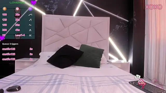 JulietSofia online show from February 12, 2026, 8:08 pm