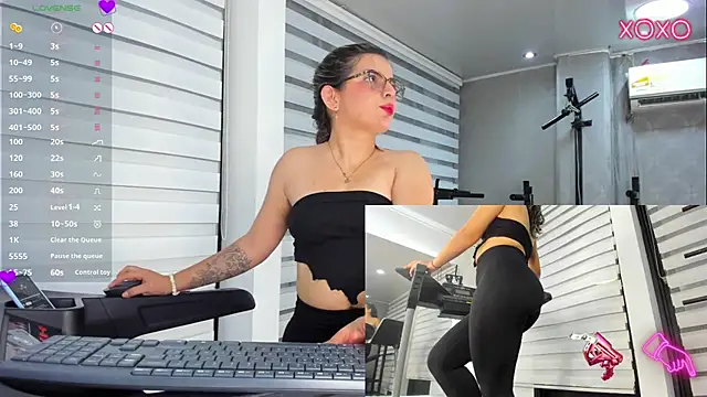 JulietSofia online show from March 12, 2026, 9:41 pm