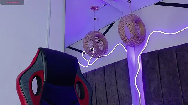 Snapshot of natasha__black chatting on October 24, 2025, 7:35 pm natasha black online show from October 24, 2025, 7:35 pm