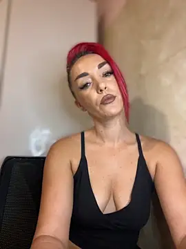 Snapshot of MeganFoxiy chatting on October 23, 2025, 4:22 am MeganFoxiy online show from October 23, 2025, 4:22 am