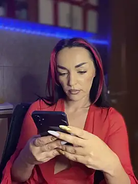 Snapshot of MeganFoxiy chatting on December 14, 2025, 5:13 am MeganFoxiy online show from December 14, 2025, 5:13 am