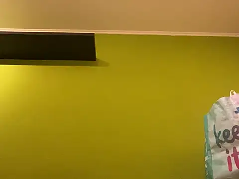 Snapshot of YoungTopGuy chatting on November 30, 2025, 4:57 am YoungTopGuy online show from November 30, 2025, 4:57 am