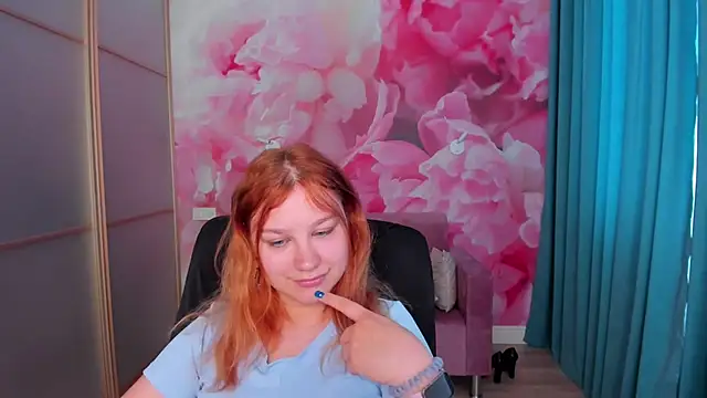 Snapshot of AngelinaLow chatting on June 16, 2026, 11:21 am AngelinaLow online show from June 16, 2026, 11:21 am