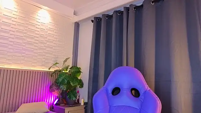 Snapshot of TiffanyWalk chatting on December 2, 2025, 10:50 am TiffanyWalk online show from December 2, 2025, 10:50 am