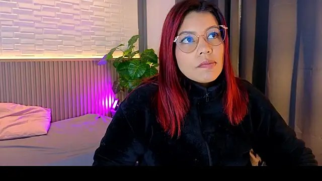 Snapshot of TiffanyWalk chatting on October 27, 2025, 11:55 am TiffanyWalk online show from October 27, 2025, 11:55 am