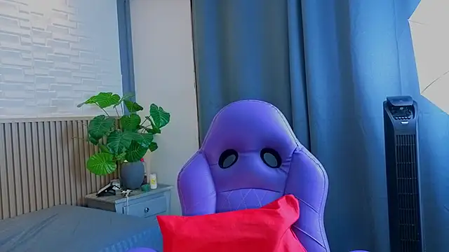 Snapshot of TiffanyWalk chatting on February 26, 2026, 12:38 pm TiffanyWalk online show from February 26, 2026, 12:38 pm