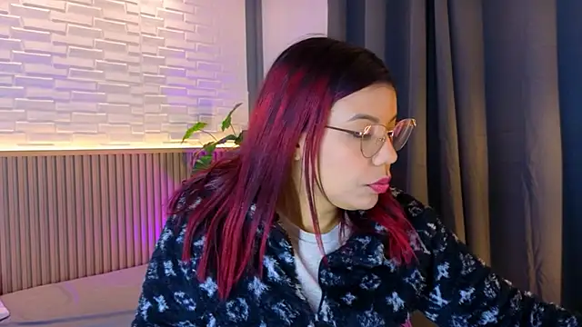 Snapshot of TiffanyWalk chatting on November 15, 2025, 10:52 am TiffanyWalk online show from November 15, 2025, 10:52 am