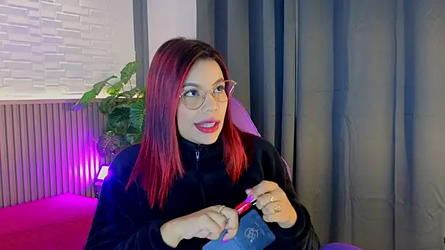 Snapshot of TiffanyWalk chatting on October 14, 2025, 11:11 am TiffanyWalk online show from October 14, 2025, 11:11 am