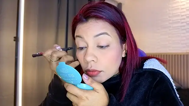 Snapshot of TiffanyWalk chatting on January 13, 2026, 11:25 am TiffanyWalk online show from January 13, 2026, 11:25 am