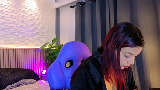 Snapshot of TiffanyWalk chatting on November 1, 2025, 11:15 am TiffanyWalk online show from November 1, 2025, 11:15 am