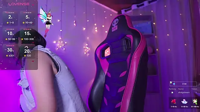 Snapshot of Madison_Mayer chatting on November 19, 2025, 1:00 pm Madison Mayer online show from November 19, 2025, 1:00 pm