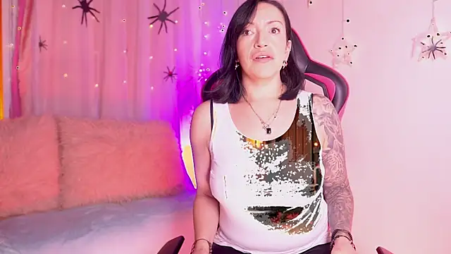 Snapshot of Madison_Mayer chatting on October 15, 2025, 12:35 pm Madison Mayer online show from October 15, 2025, 12:35 pm