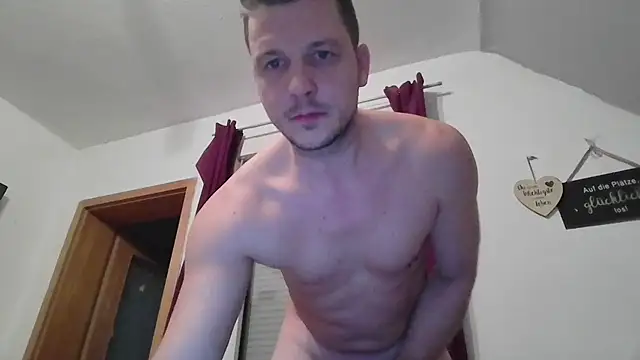 wassermann8484 online show from December 15, 2025, 6:52 am