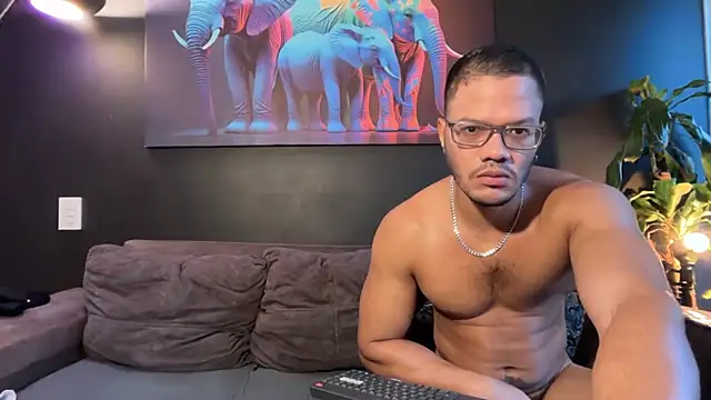 Snapshot of highlatin_guysoficial chatting on July 13, 2026, 11:09 am highlatin guysoficial online show from July 13, 2026, 11:09 am