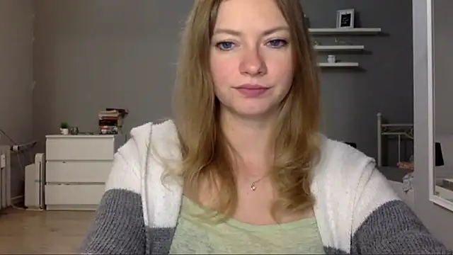 Snapshot of MillieShow chatting on November 3, 2025, 10:46 pm MillieShow online show from November 3, 2025, 10:46 pm