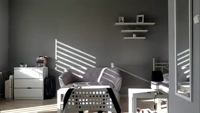 Snapshot of MillieShow chatting on October 26, 2025, 8:37 am MillieShow online show from October 26, 2025, 8:37 am