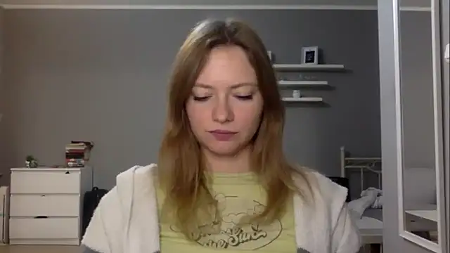 Snapshot of MillieShow chatting on October 20, 2025, 8:53 pm MillieShow online show from October 20, 2025, 8:53 pm