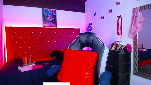 Snapshot of kriss_sweetboobs10 chatting on November 19, 2025, 12:16 pm kriss sweetboobs10 online show from November 19, 2025, 12:16 pm