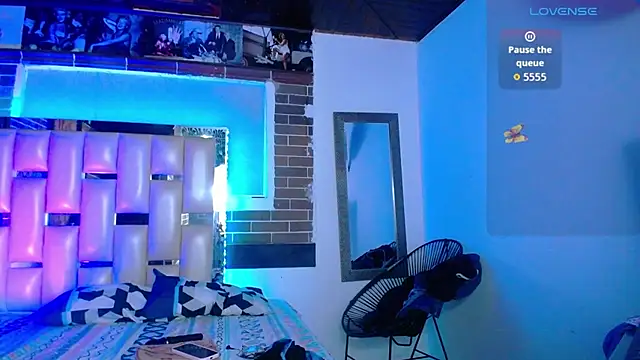 kriss sweetboobs10 online show from March 14, 2026, 12:22 pm