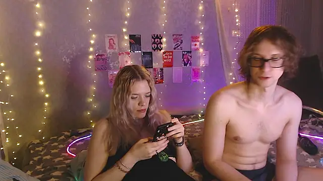 Snapshot of Your_Horny_Friends chatting on March 25, 2026, 4:50 pm Your Horny Friends online show from March 25, 2026, 4:50 pm