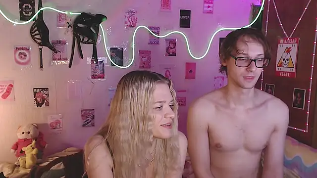 Snapshot of Your_Horny_Friends chatting on October 8, 2025, 3:35 pm Your Horny Friends online show from October 8, 2025, 3:35 pm