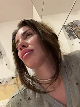 Snapshot of CelineReys chatting on October 25, 2025, 9:08 am CelineReys online show from October 25, 2025, 9:08 am