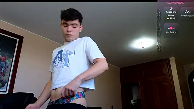 lukeboyce33 online show from May 6, 2026, 8:35 pm