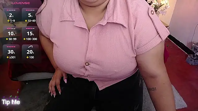 Snapshot of ailyn_maury chatting on July 13, 2026, 1:32 pm ailyn maury online show from July 13, 2026, 1:32 pm