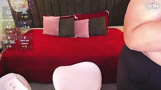 Snapshot of ailyn_maury chatting on November 24, 2025, 2:06 pm ailyn maury online show from November 24, 2025, 2:06 pm