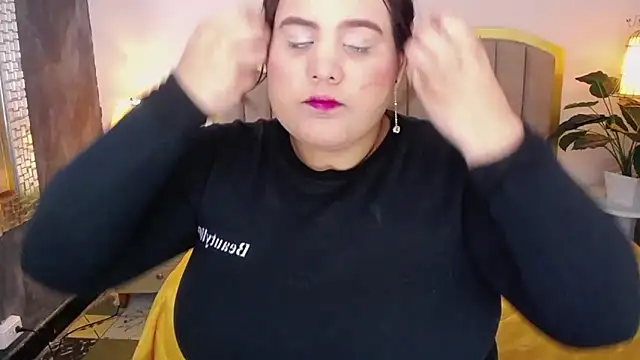 Snapshot of ailyn_maury chatting on October 21, 2025, 1:32 pm ailyn maury online show from October 21, 2025, 1:32 pm