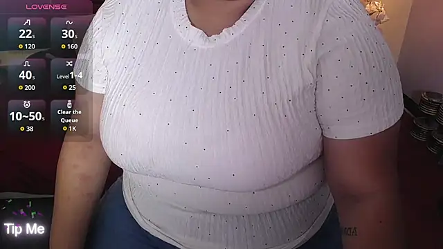 Snapshot of ailyn_maury chatting on July 8, 2026, 1:23 pm ailyn maury online show from July 8, 2026, 1:23 pm
