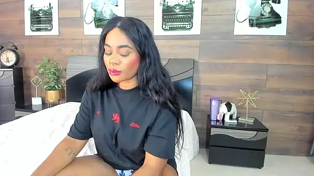 Snapshot of SammyDesire_10 chatting on June 13, 2026, 7:23 pm SammyDesire 10 online show from June 13, 2026, 7:23 pm