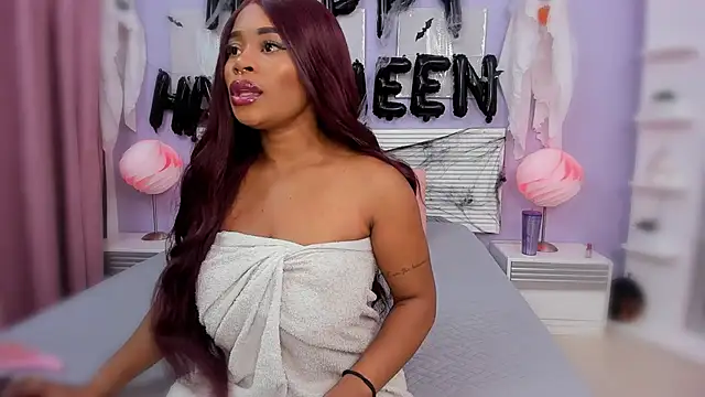 Snapshot of SammyDesire_10 chatting on October 17, 2025, 7:48 pm SammyDesire 10 online show from October 17, 2025, 7:48 pm