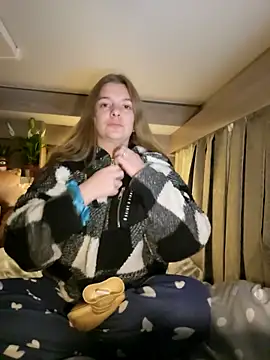 Snapshot of Amesthyst_destiny chatting on November 26, 2025, 1:16 am Amesthyst destiny online show from November 26, 2025, 1:16 am