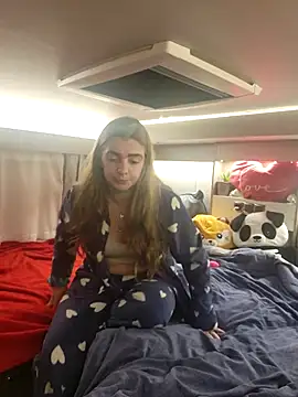 Snapshot of Amesthyst_destiny chatting on October 17, 2025, 2:26 am Amesthyst destiny online show from October 17, 2025, 2:26 am