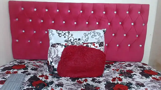 Snapshot of LUNAx02 chatting on March 21, 2025, 12:51 am LUNAx02 online show from March 21, 2025, 12:51 am