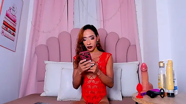 Snapshot of NicoleMadrird chatting on December 3, 2025, 7:57 pm NicoleMadrird online show from December 3, 2025, 7:57 pm